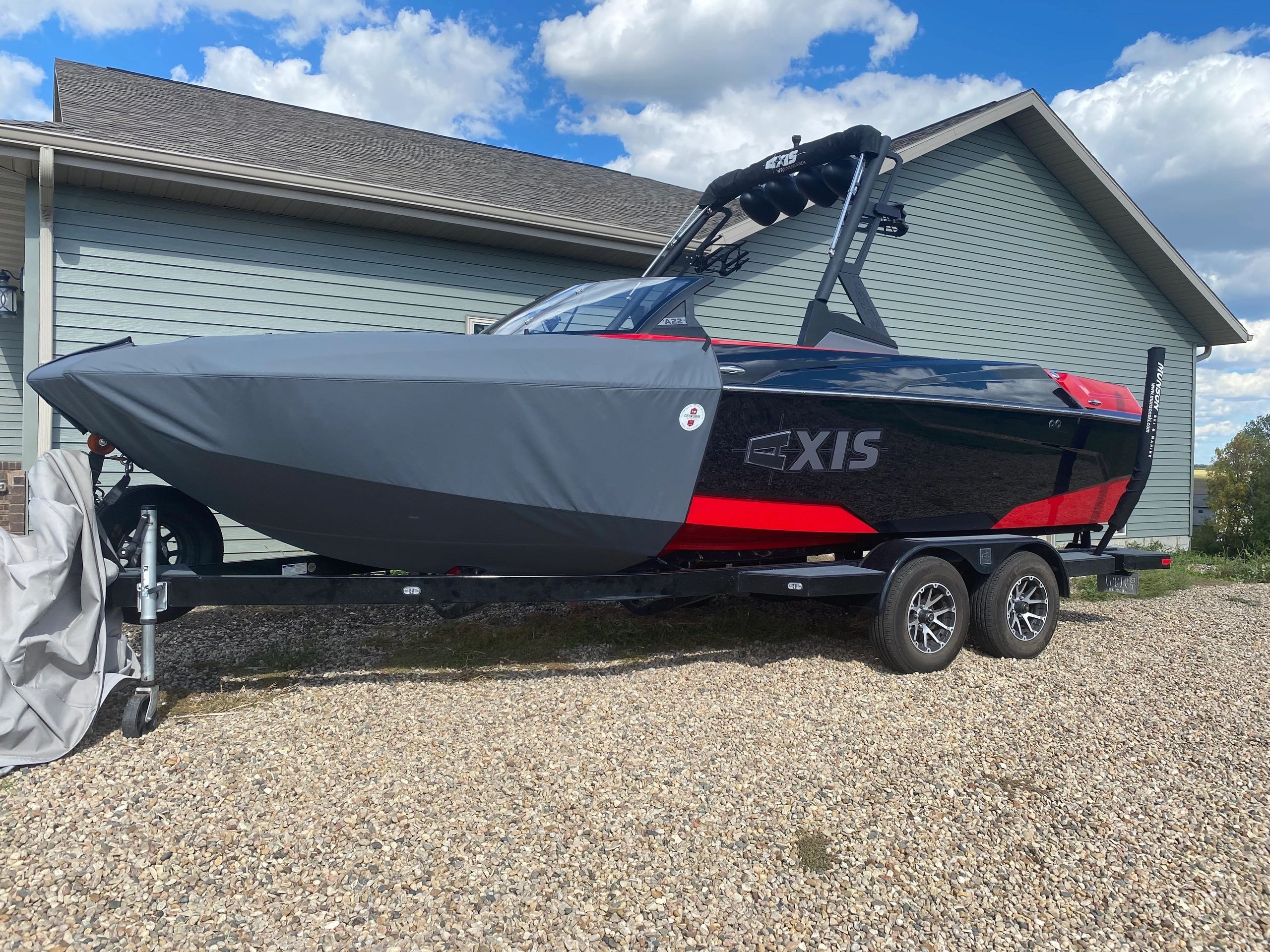 Custom marine canvas boat cover