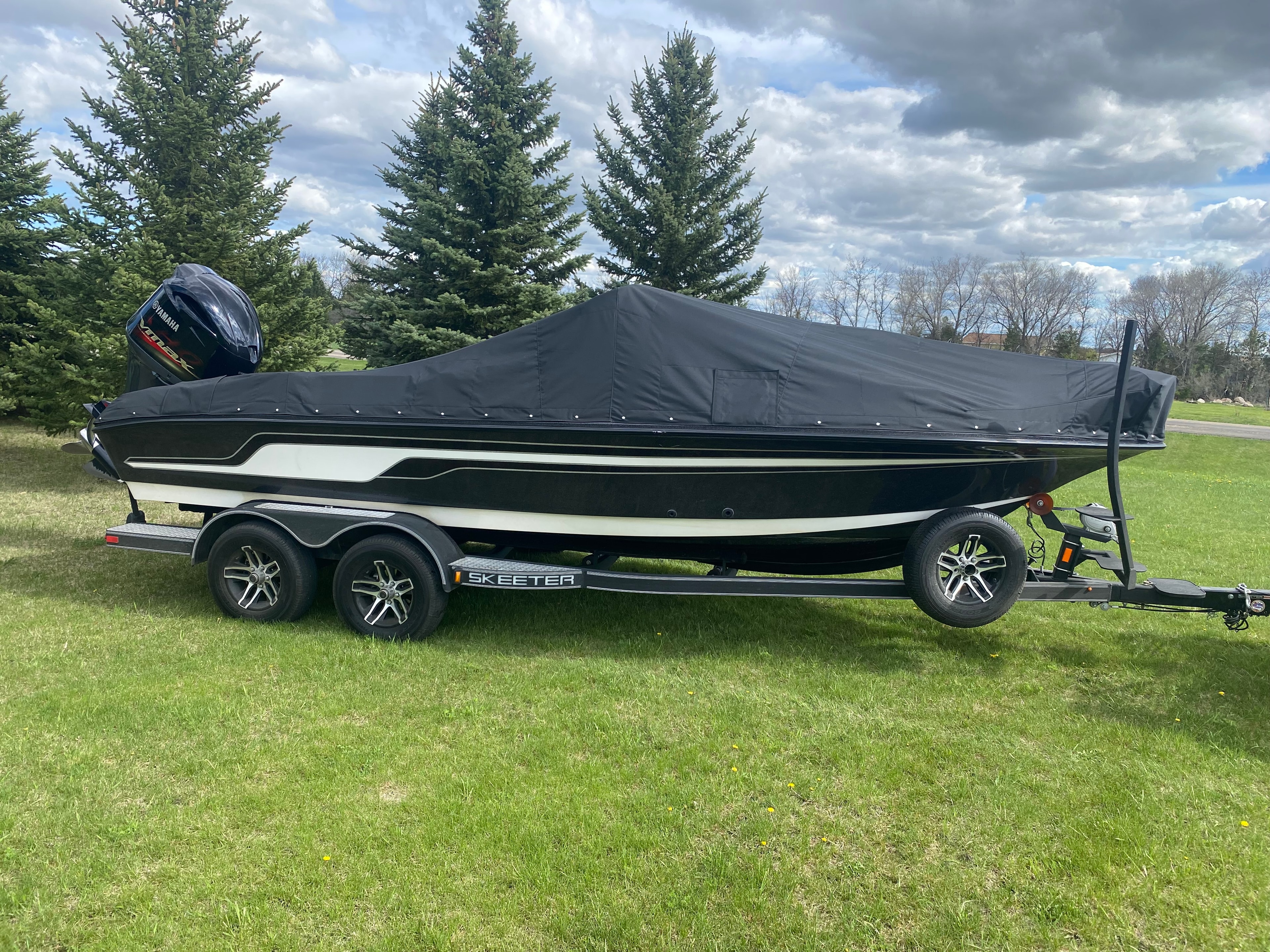 Custom canvas boat cover